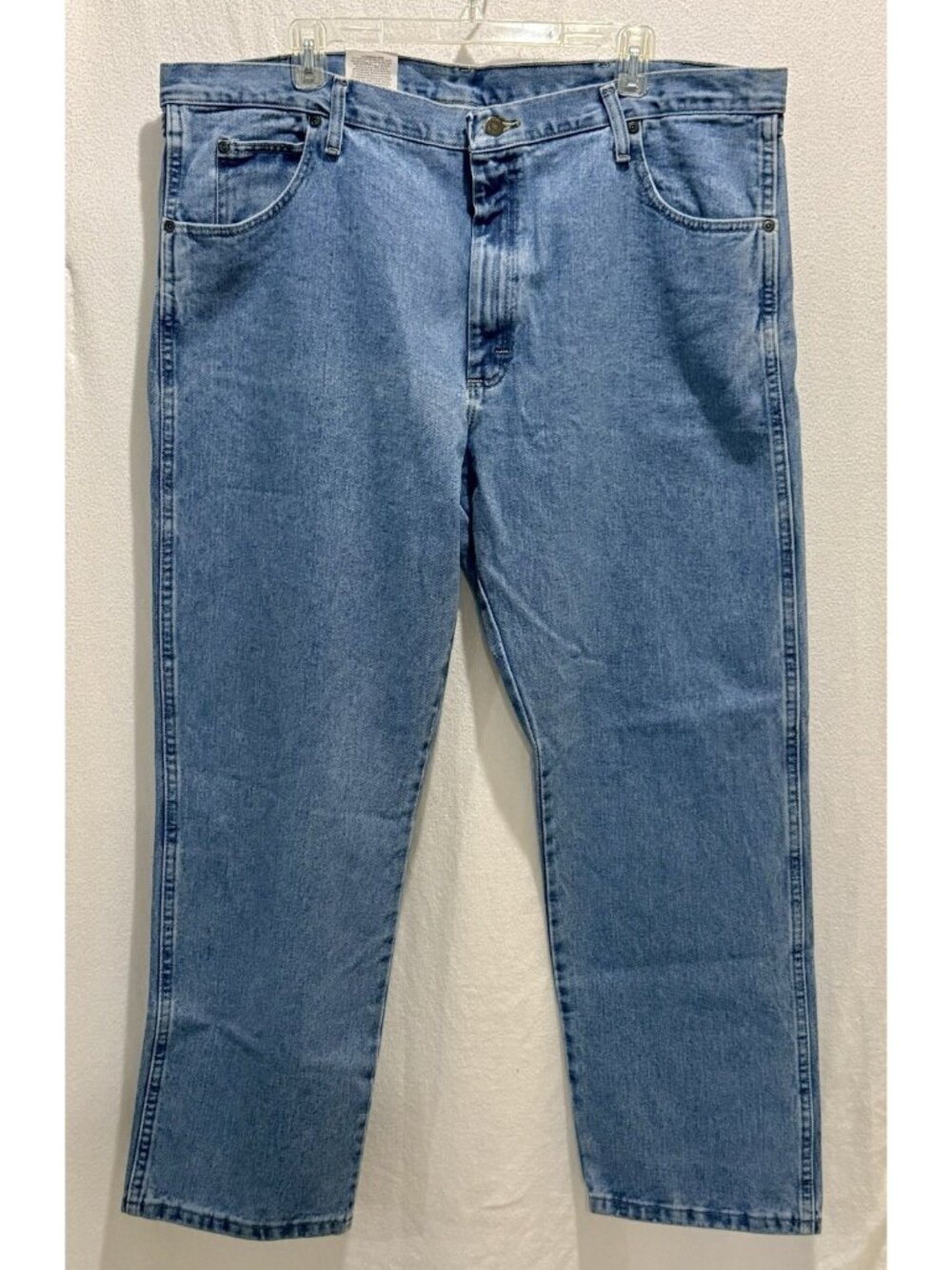Wrangler Relaxed Fit Straight Leg Jeans - Medium wash Denim - 42x30 NWT
